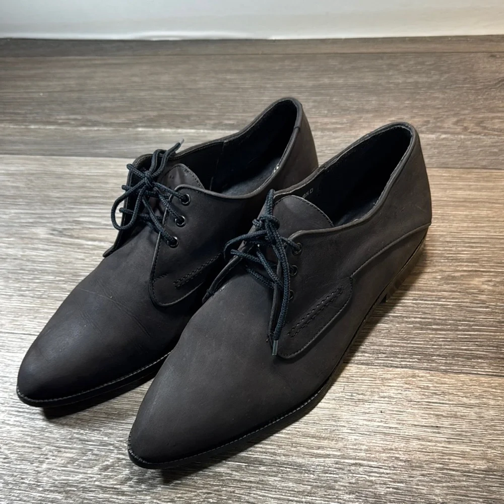 Vintage Men's Black Lace-Up Shoes size 9.5 (s49)